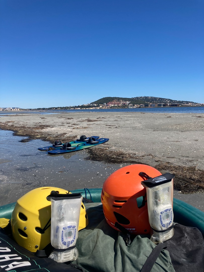 Nous vous proposons une prestation de Kite Navigation surveillée.