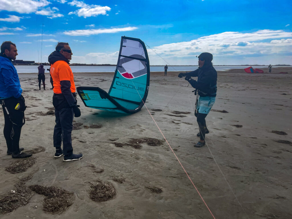 L'école de glisse du Pont Levis vous propose des cours de Kite 3 personnes.